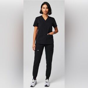 Fabletics Black Scrub Set Top and Scrub Joggers XS